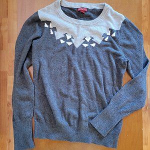 Merona Gray Patterned Sweater in Size Medium - Holiday Sweater